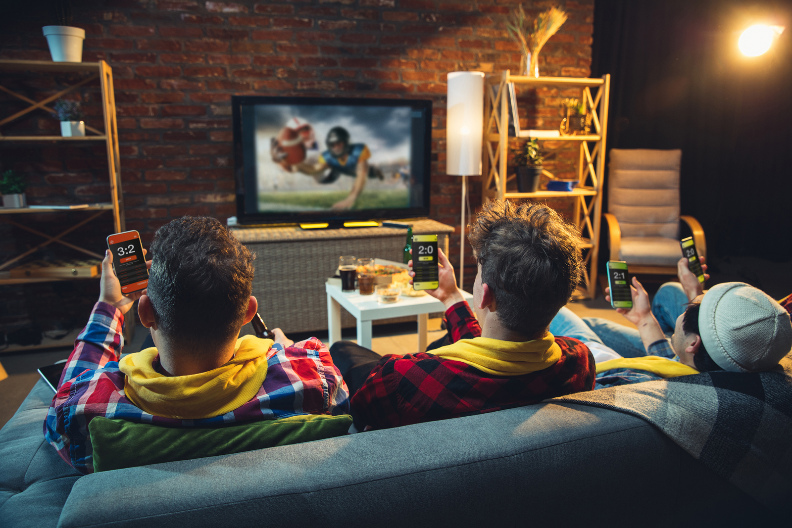 televisão com amigos